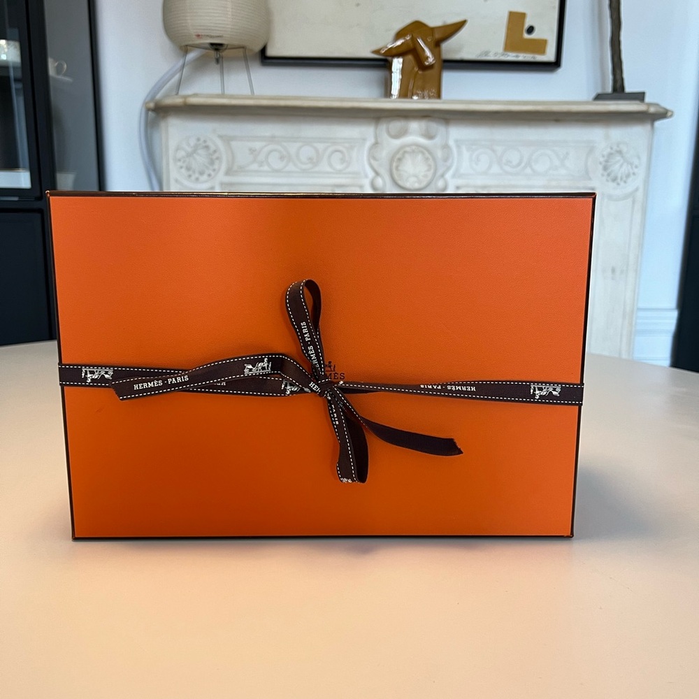 COPY - Authentic Hermes empty shoebox